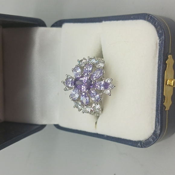 Elegant Silver and Purple Gemstone Ring - Picture 1 of 9